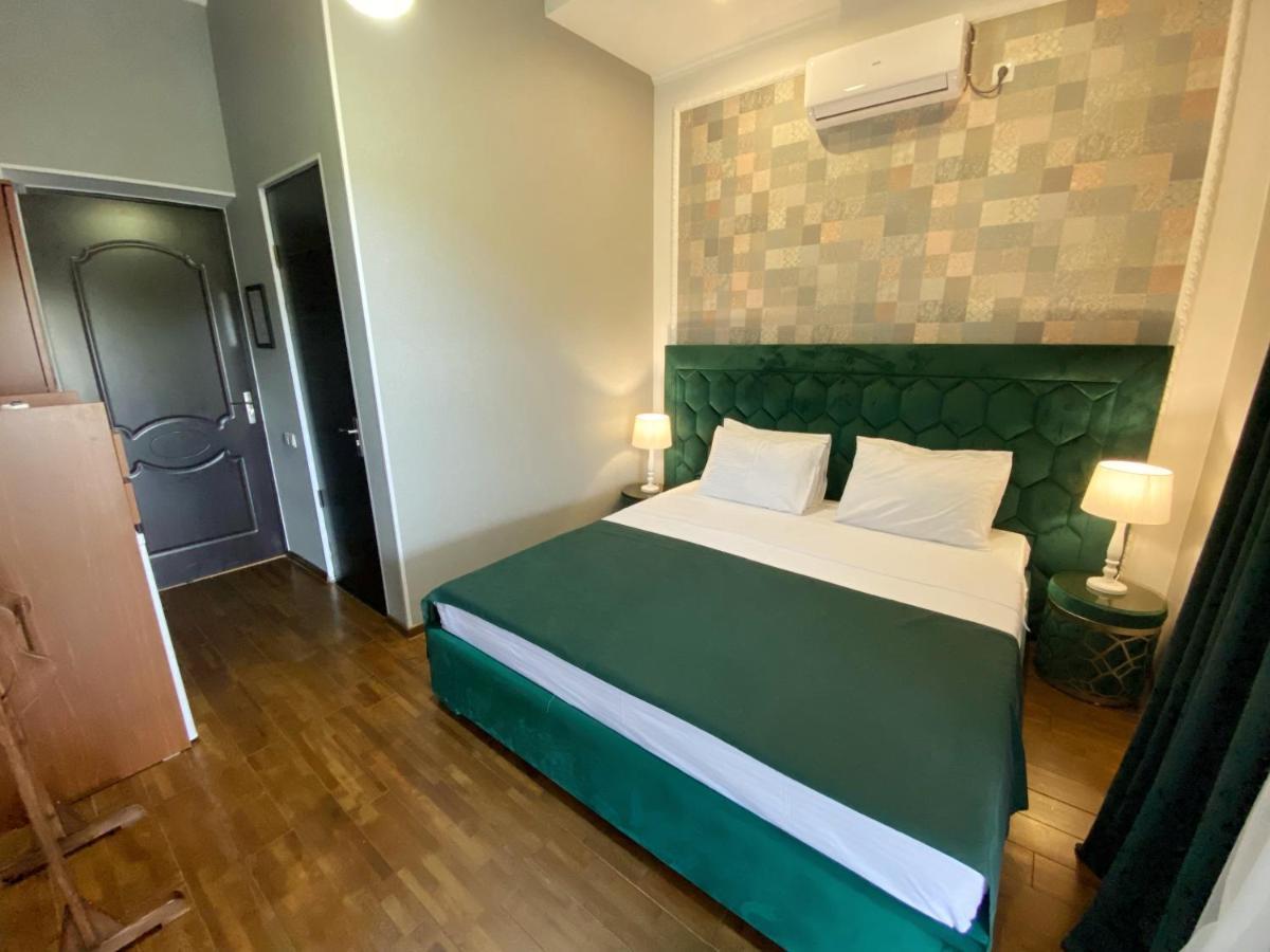 Hotel Orange Koetaisi Buitenkant foto