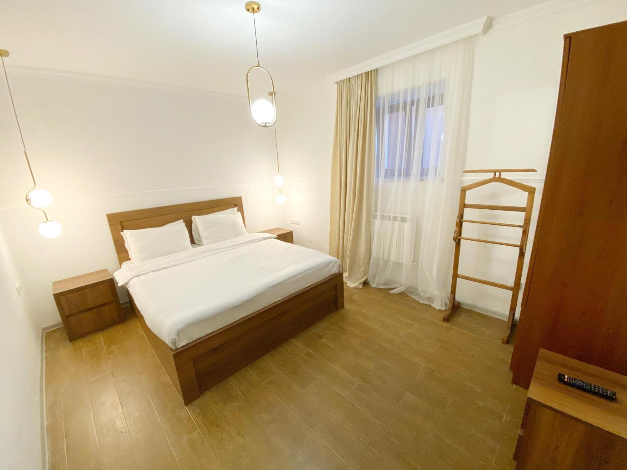 Hotel Orange Koetaisi Buitenkant foto