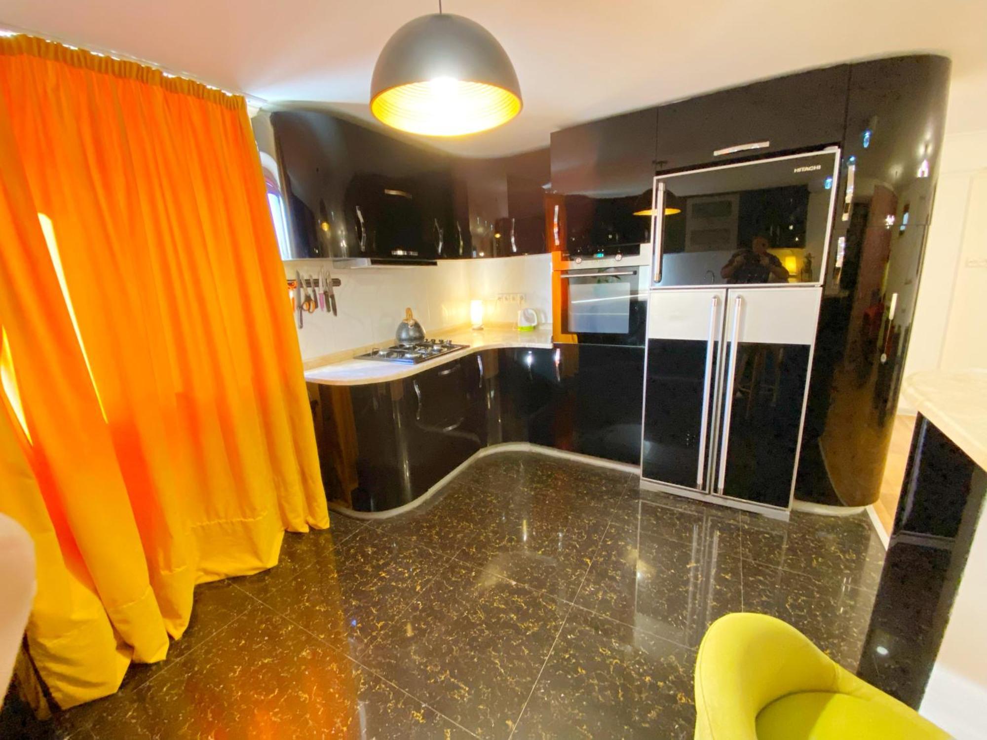 Hotel Orange Koetaisi Buitenkant foto