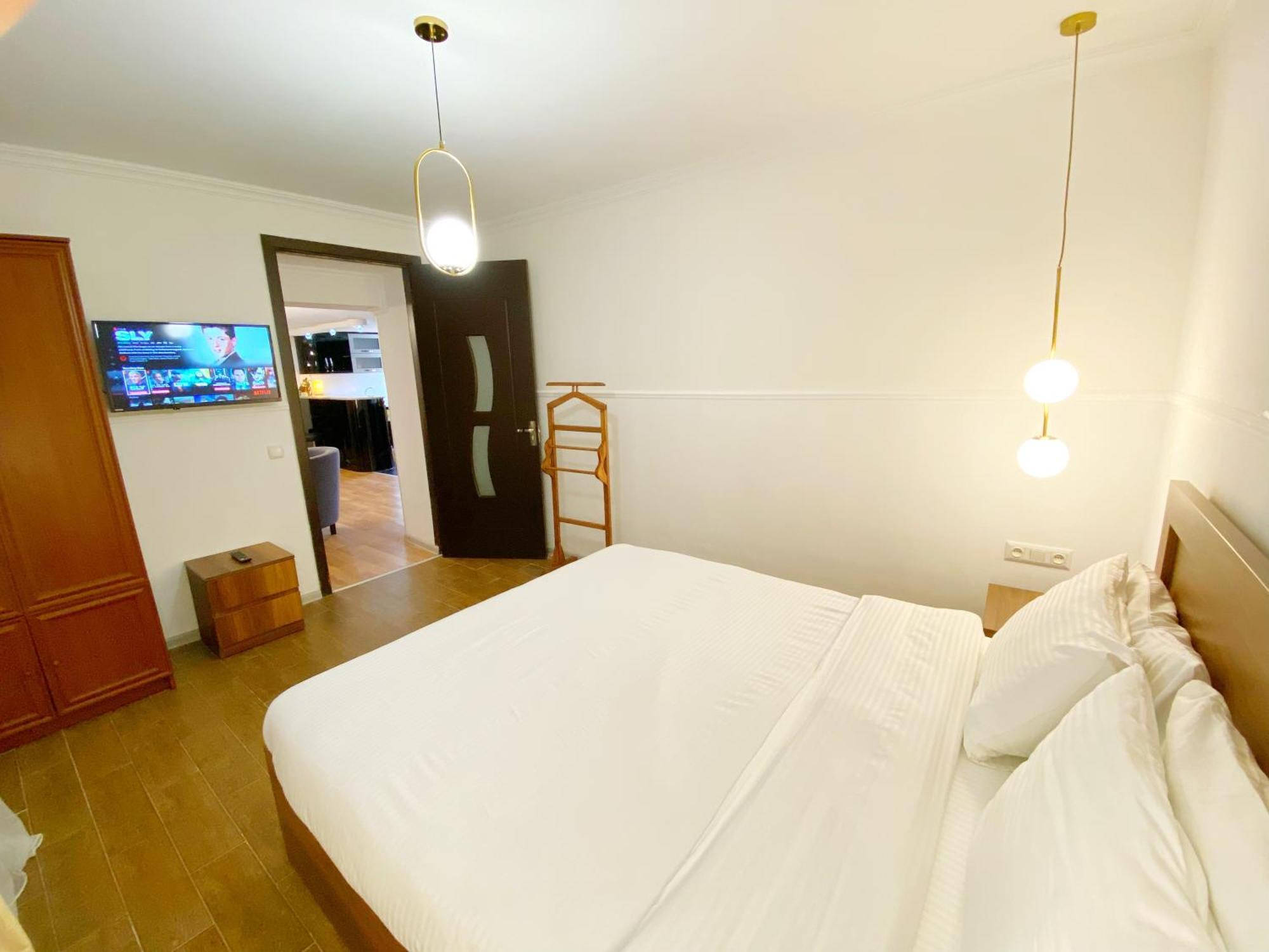 Hotel Orange Koetaisi Buitenkant foto