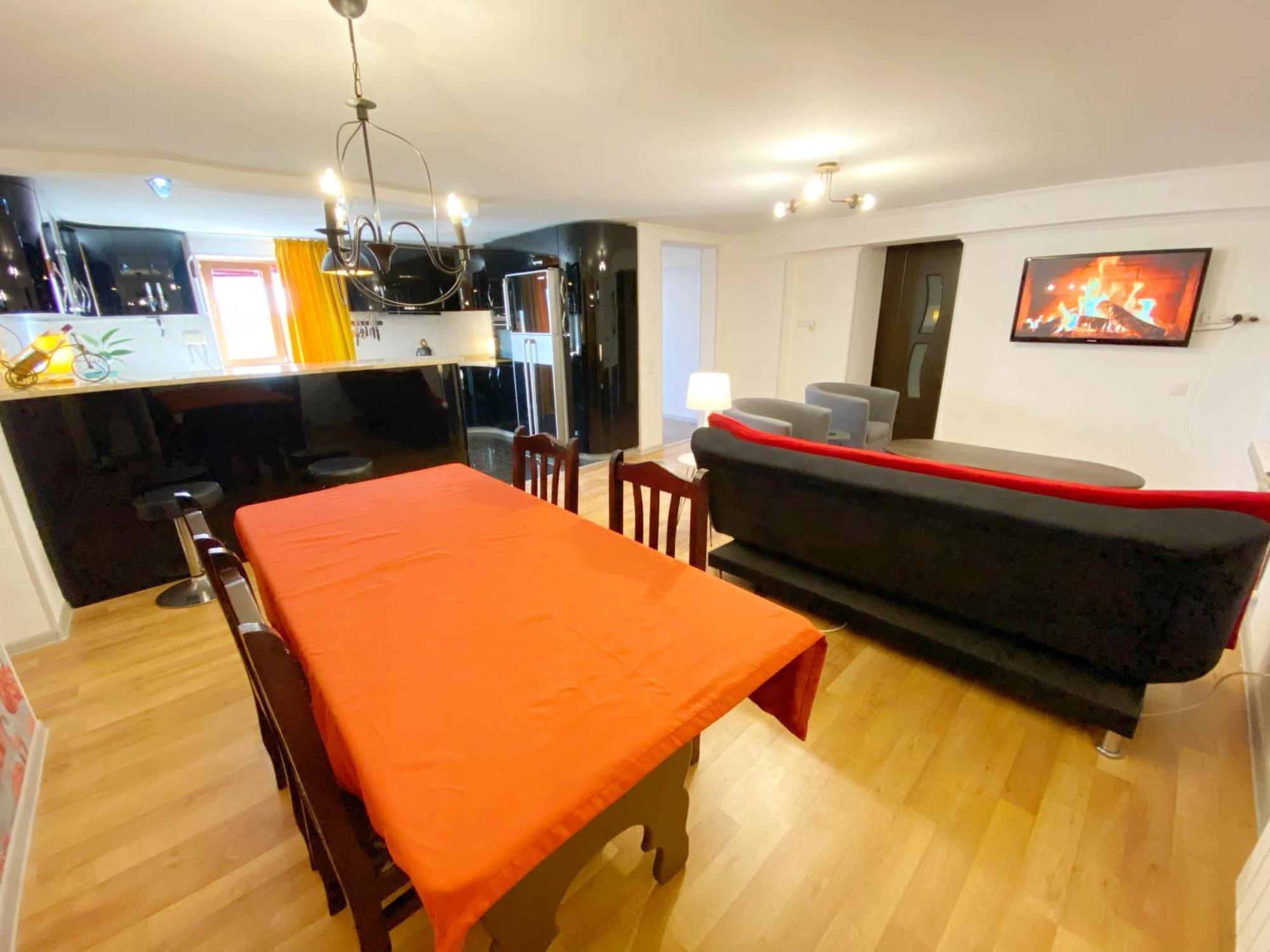 Hotel Orange Koetaisi Buitenkant foto