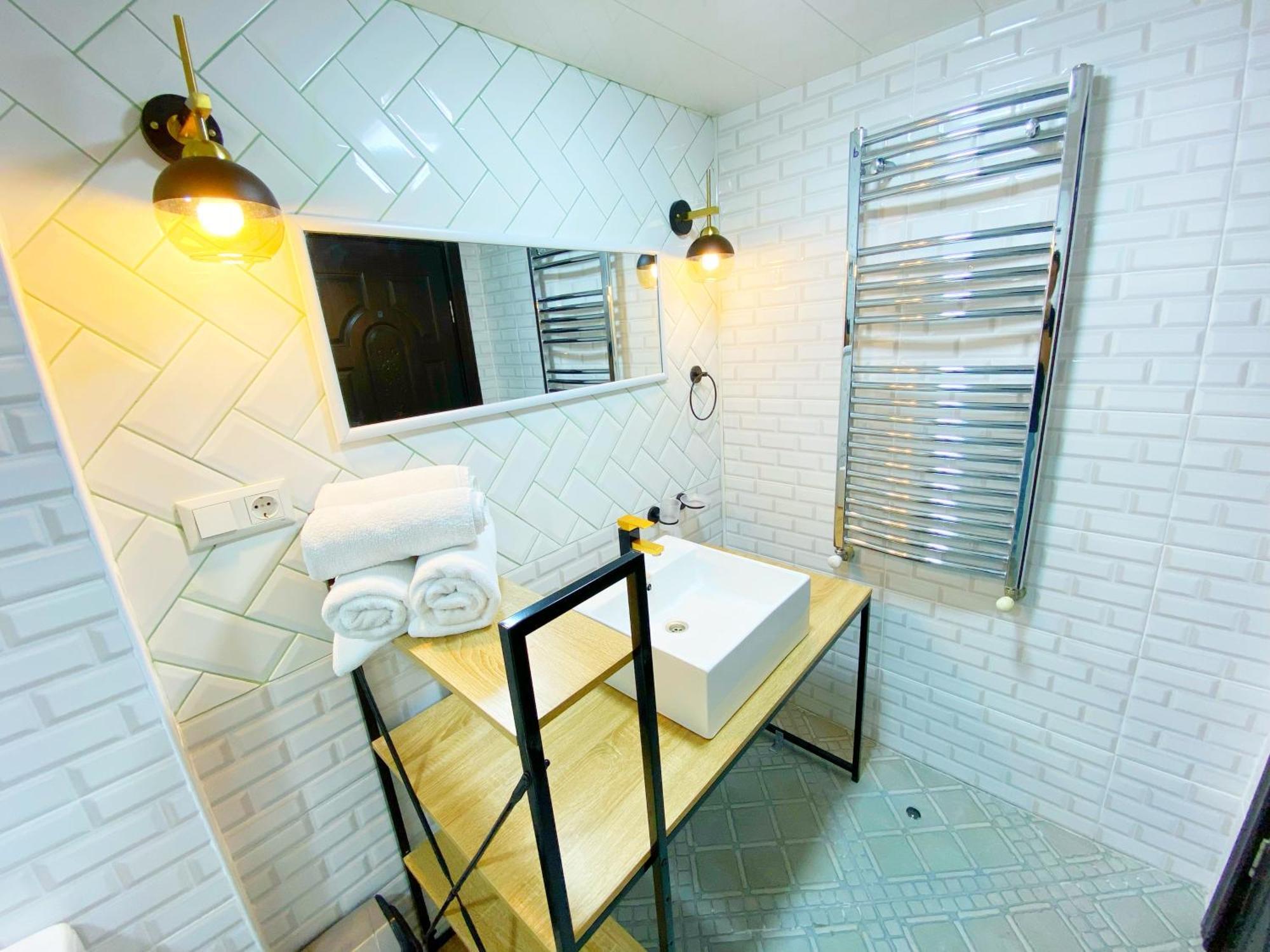 Hotel Orange Koetaisi Buitenkant foto