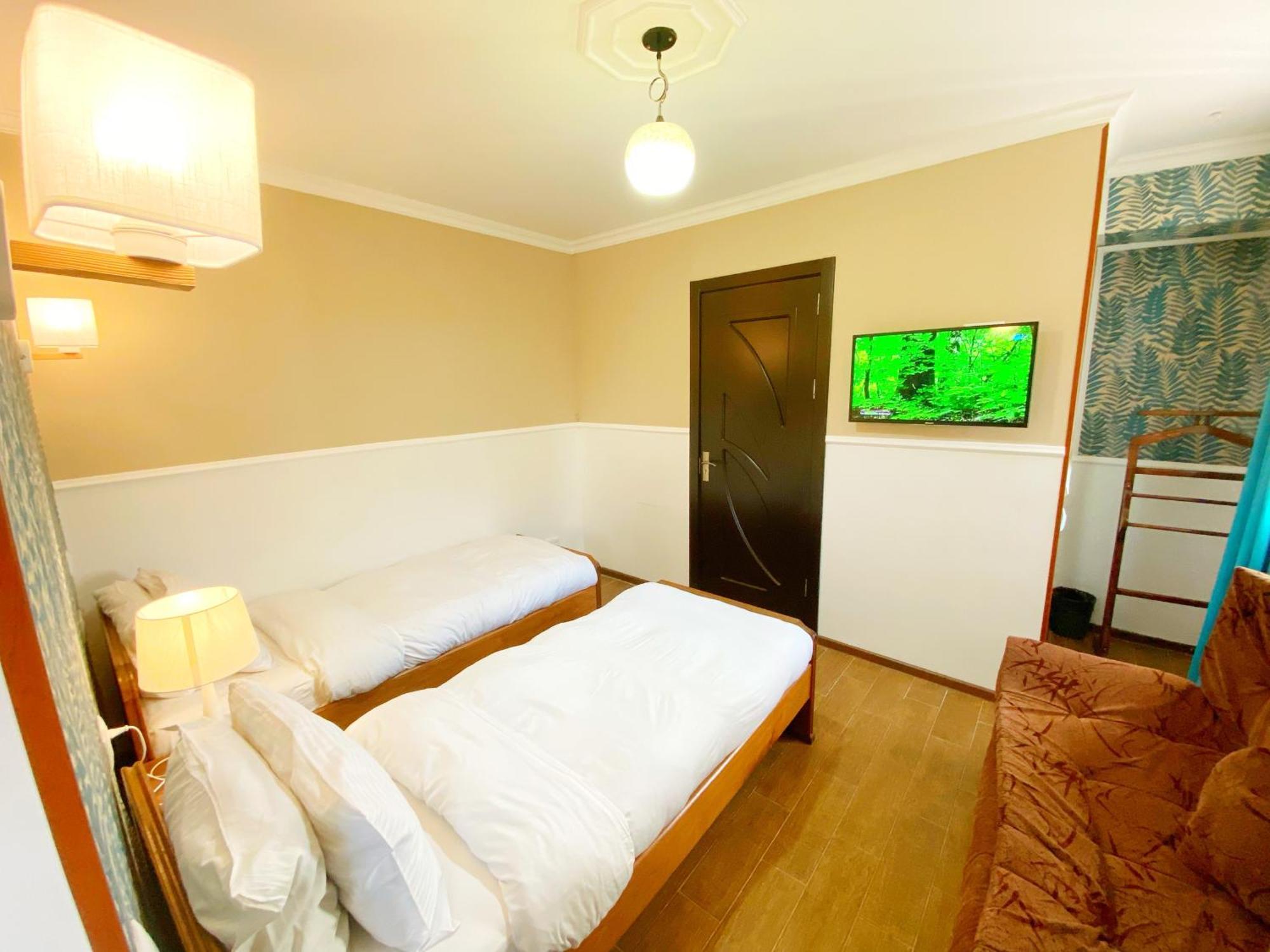 Hotel Orange Koetaisi Buitenkant foto