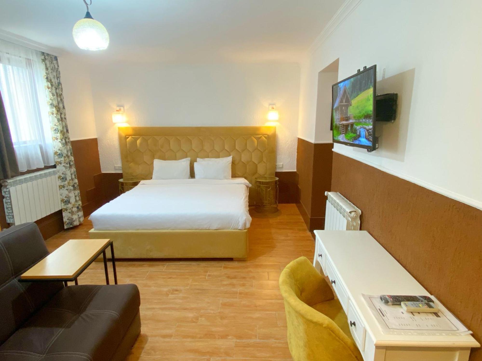 Hotel Orange Koetaisi Buitenkant foto