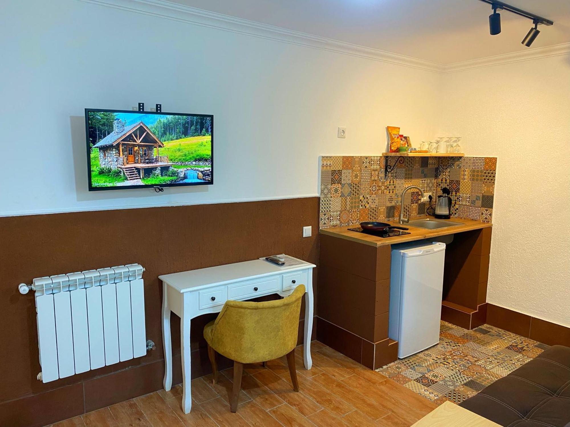Hotel Orange Koetaisi Buitenkant foto
