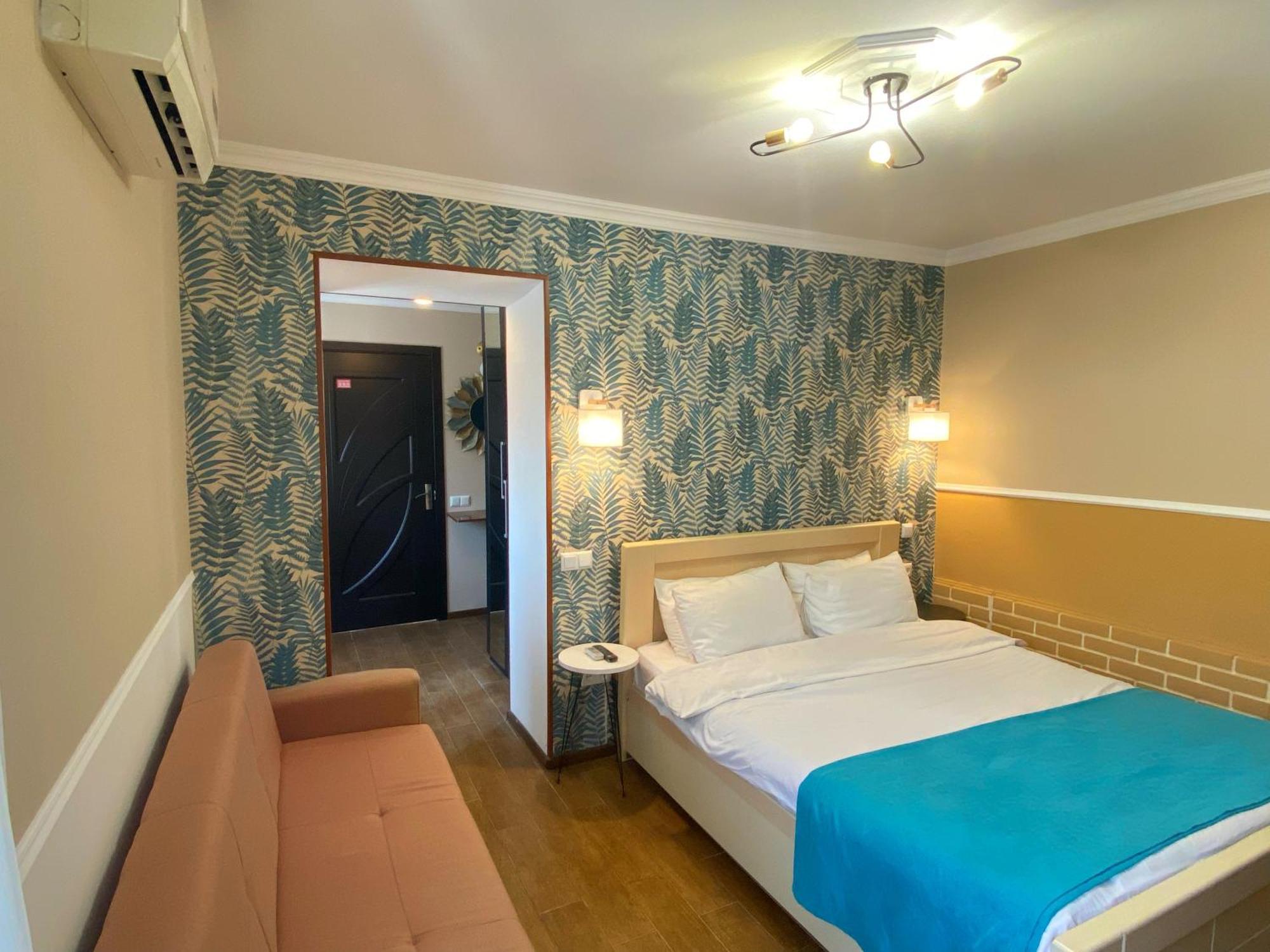 Hotel Orange Koetaisi Buitenkant foto