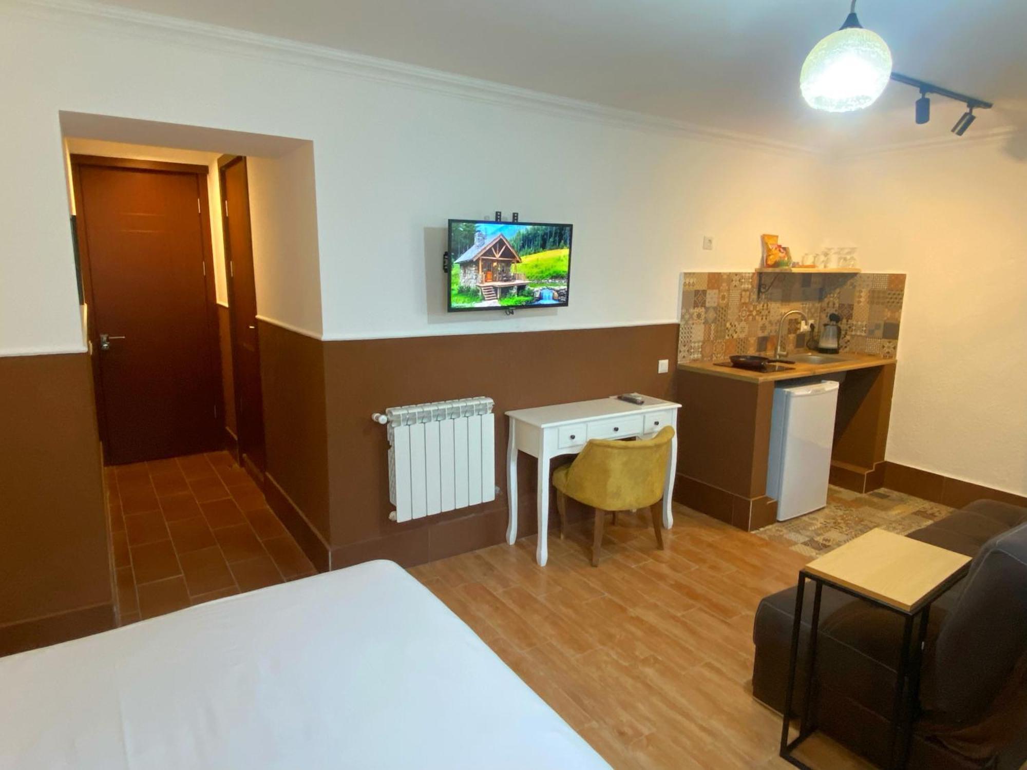 Hotel Orange Koetaisi Buitenkant foto